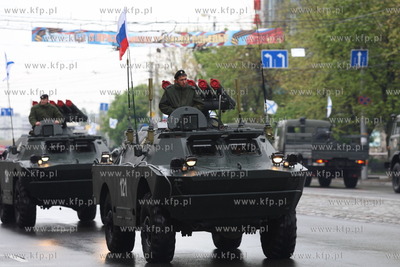 Kaliningrad , Rosja 09.05.2014 Parada na Placu Zwyciestwa...