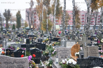 Dzień Wszystkich Świętych. Cmentarz w Starogardzie...