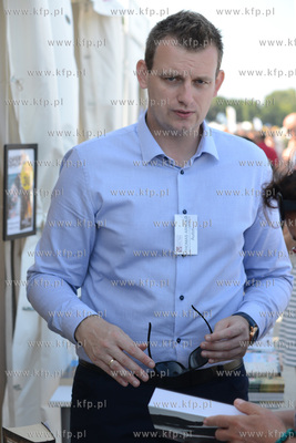 Gdynia. 8. Nadmorski Plener Czytelniczy na Bulwarze...