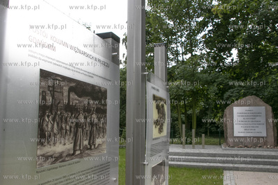 Obelisk ku czci zmarłych i zamordowanych więźniarek...
