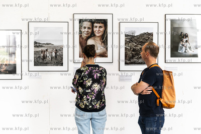 Gdańsk Stocznia. Plenum. Wystawy 4 autorów: Damian...