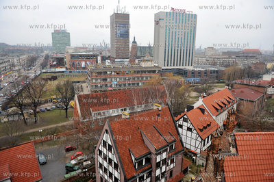 Widok z kosciola sw. Katarzyny na Gdansk. Nz. budynek...