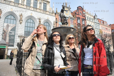 Gra plenerowa Wladcy Bursztynu, rozgrywana na ulicach...