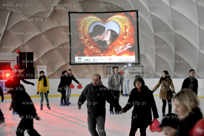 Oficjalne obchody Walentynek na gdanskim krytym lodowisku...