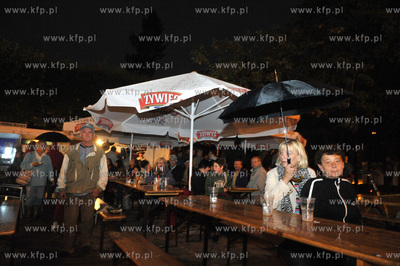 Biesiada i tance z okazji Swieta Oliwy odbyla na placu...