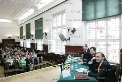 Gdansk. Liceum ogolnoksztalcace nr III. Debata Metropolitarna...