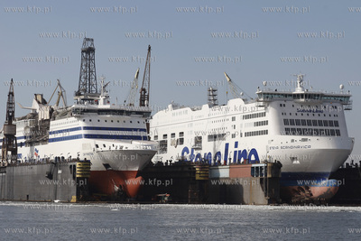 Gdansk. Promy Cap Finistere i Stena Scandinavica w...