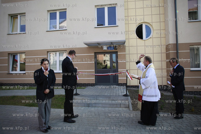 Uroczyste przekazanie do użytku 125 mieszkań wybudowanych...