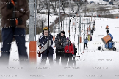 Przywidz. Stok narciarski. 19.02.2012 fot. Krzysztof...