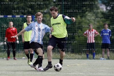 Gdansk Zaspa. Pilkarski turniej dzikich druzyn Do przerwy...