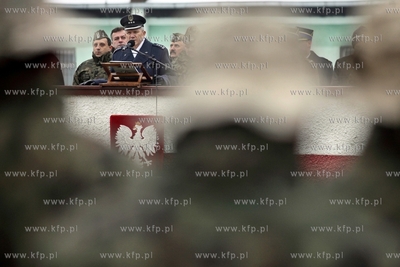 Uroczystosc powitania zolnierzy 49. Bazy Lotniczej...