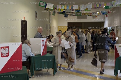 Wybory prezydenckie 2015.   Obwodowa Komisja Wyborcza...