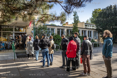 Wybory parlamentarne w Gdańsku. Komisja wyborcza 102...