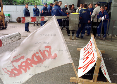 Protest w Rafinerii Gdanskiej.30.06.00fot. Wojtek...