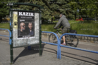 Gdańsk, ul. Kartuska. Plakat reklamujący nowy album...