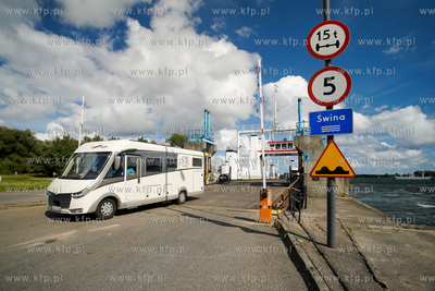 Przeprawa promowa Karcibór - Świnoujście przeznaczone...