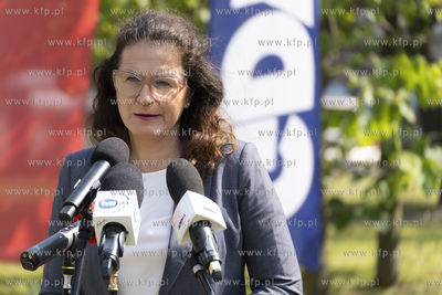 Na skwerze Daszyńskiego w Gdańsku posadzono dwa ambrowce...