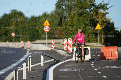 Ekostrada - nowa droga rowerowa w al. Armii Krajowej...
