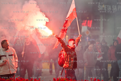 Warszawski "Marsz Niepodległosci" organizowany przez...
