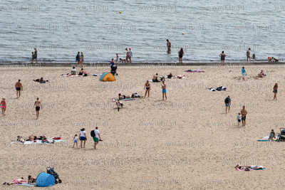 Sopot. Widok z Latarni Morskiej na plazę. 05.07.2023...