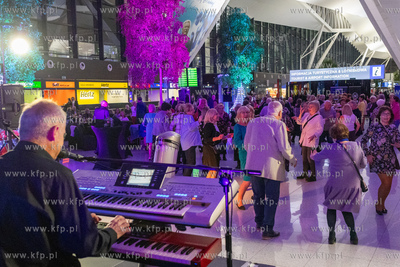 Port Lotniczy Gdańsk im. Lecha Wałęsy. Prywatka...