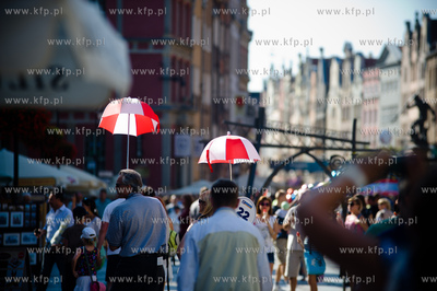 Gdansk. Przewodnicy na Dlugim Targu.
04.08.2011
fot....