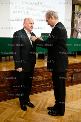 Gdansk. Historyczna sala BHP. Wreczenie odznaczen panstwowych,...