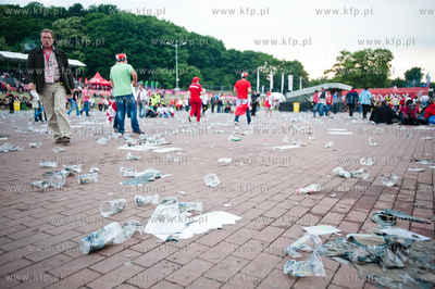 Gdansk. Strefa Kibica na Placu Zebran Ludowych gdzie...