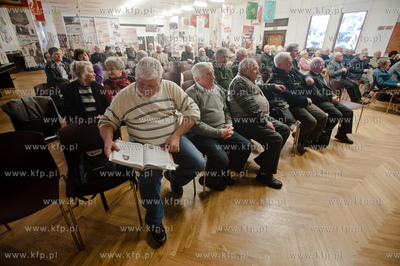Gdansk. Sala BHP Stoczni Gdanskiej. Prezentacja 2 tomu...