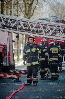 Pozar dachu Teatru Muzycznego w Gdyni . W akacji gasniczej...