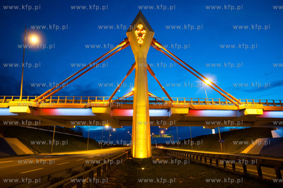 Gdansk. Wiadukt znajdujacy sie w ciagu al. Armii Krajowej,...