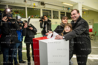 Druga tura wyborow samorzadowych. Obwodowa Komisja...