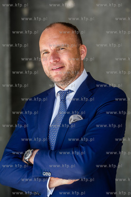 Gdynia. Uroczyste zawieszenie wiechy na nowo powstajacym...