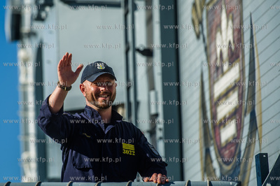 Port Wojenny w Gdyni Oksywiu. Przywitanie powracających...