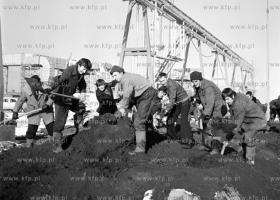 Czyn zjazdowy na terenie budowy Rafinerii Gdansk. W...