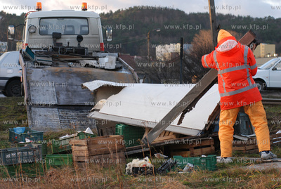 Wypadek na niestrzezonym przejezdzie kolejowym w Gdyni...