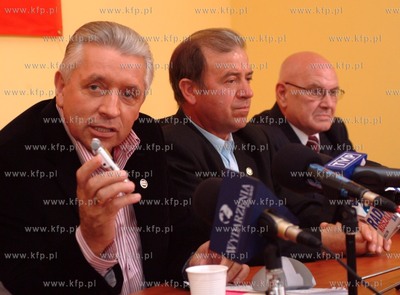 Koszalin. Konferencja prasowa Andrzeja Leppera, dotyczaca...