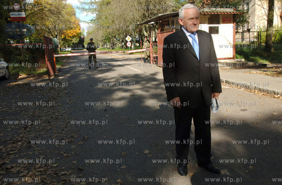 W Redzikowie k/Slupska spotkali sie Leszek Miller (NZ),...