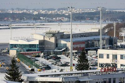Gdansk, Rebiechowo. Zima na lotnisku. Nz. Terminal...