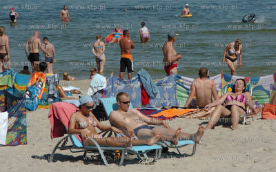 Plazowanie w Ustce. Po tygodniach zlej pogody przyszlo...