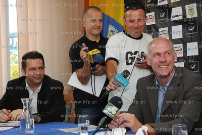 Dariusz Pasieka (na zdjeciu z prawej) zostal nowym...