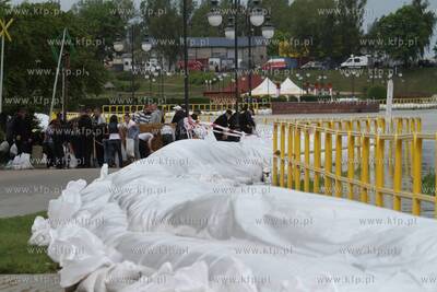 Ok. godz. 11 do Tczewa dotarla fala kulminacyjna. Poziom...