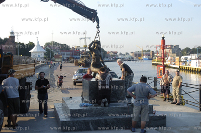 Ustka
Na molo wschodnim w Ustce odslonieto pomnik...