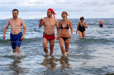 Sopot. Inauguracja sezonu sopockich Morsow, w ktorej...