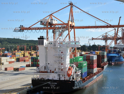 Gdynia. Baltycki Terminal Kontenerowy.Nz. rozladunek...