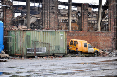 Gdansk. Dogaszanie pozaru na terenie Stoczni Gdanskiej...