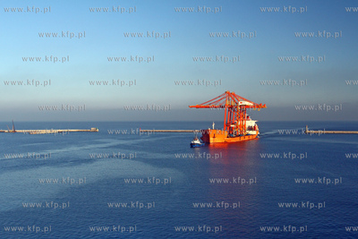 Nowe suwnice dla Baltyckiego Terminalu Kontenerowego...