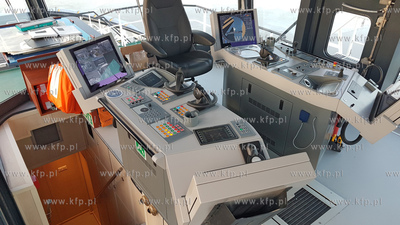 SD Tempest, holownik typu RotorTug z trzema pędnikami...