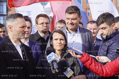 Gdańsk, Ołowianka. Konferencja prasowa Jarosława...