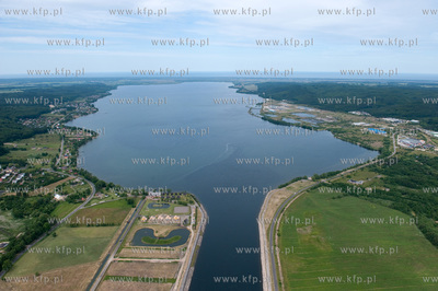 Elektrownia Szczytowo Pompowa w Zarnowcu, nad jeziorem...